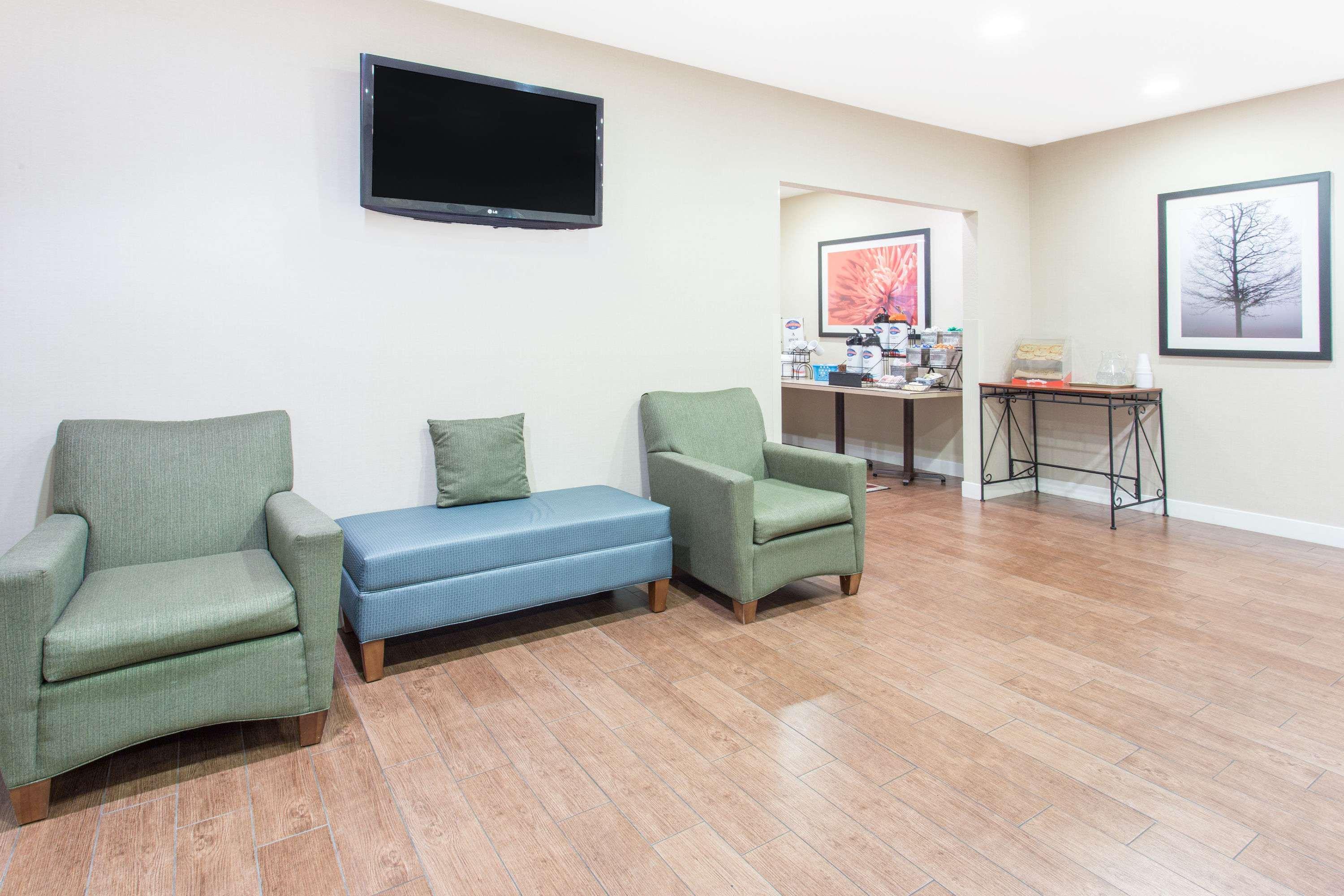 Baymont By Wyndham Mattoon Hotel Bagian luar foto