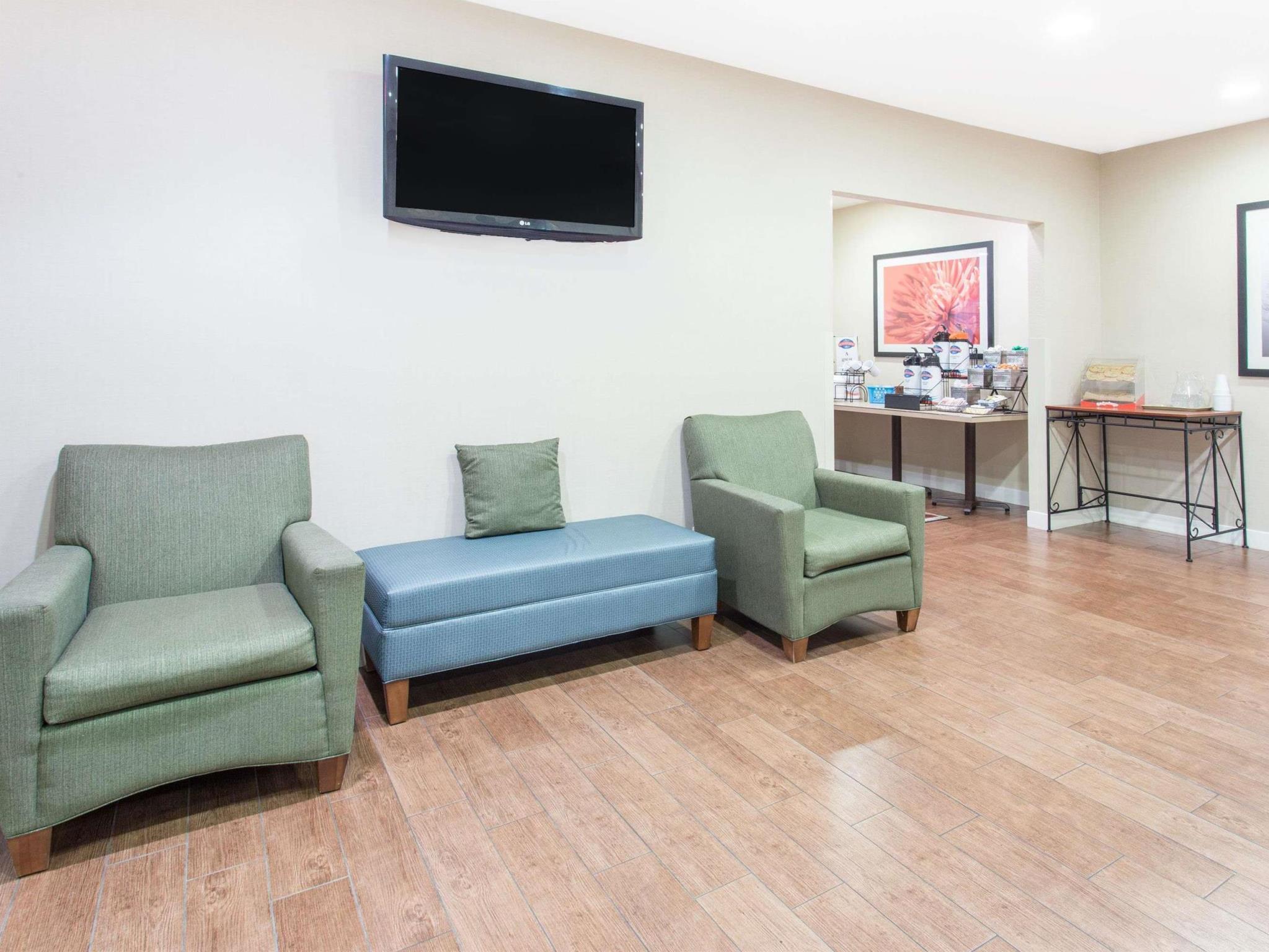 Baymont By Wyndham Mattoon Hotel Bagian luar foto