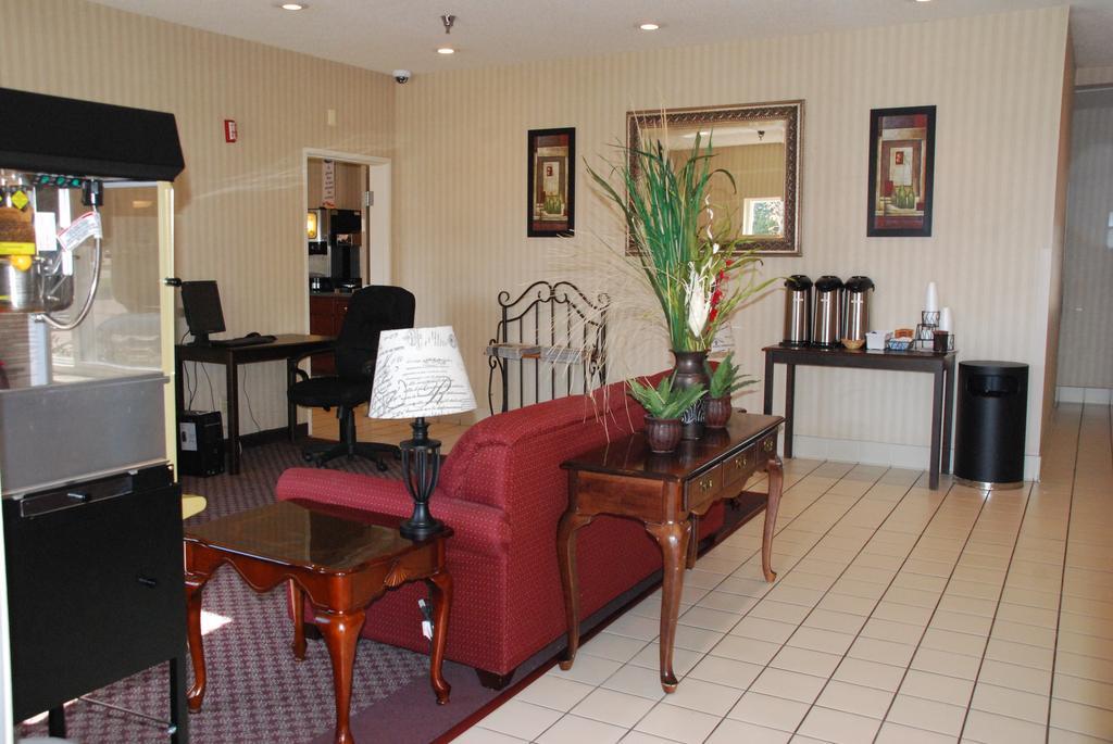 Baymont By Wyndham Mattoon Hotel Bagian luar foto
