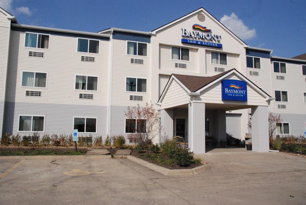 Baymont By Wyndham Mattoon Hotel Bagian luar foto